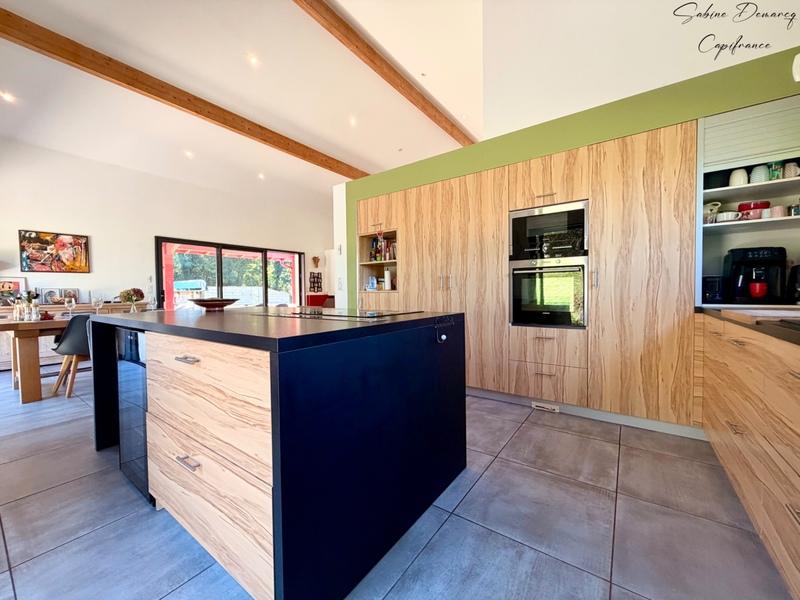 Maison - 185 m² - 5 pièces