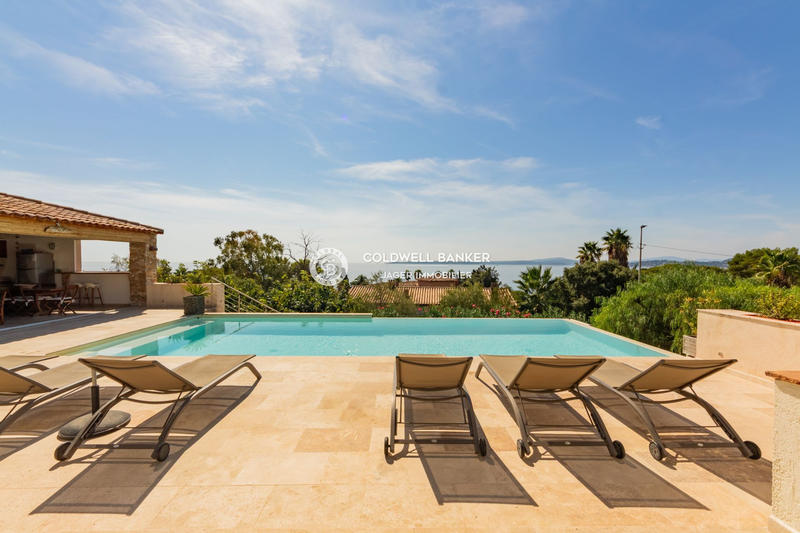 Maison - 298 m² - 7 pièces