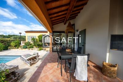 Villa - 200 m² - 6 pièces