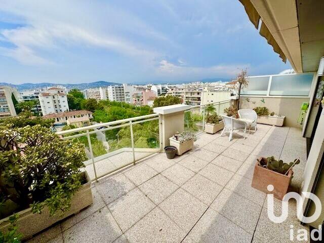 Appartement - 77 m² - 3 pièces