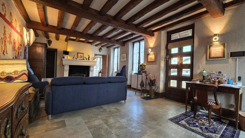 Maison - 202 m² - 7 pièces