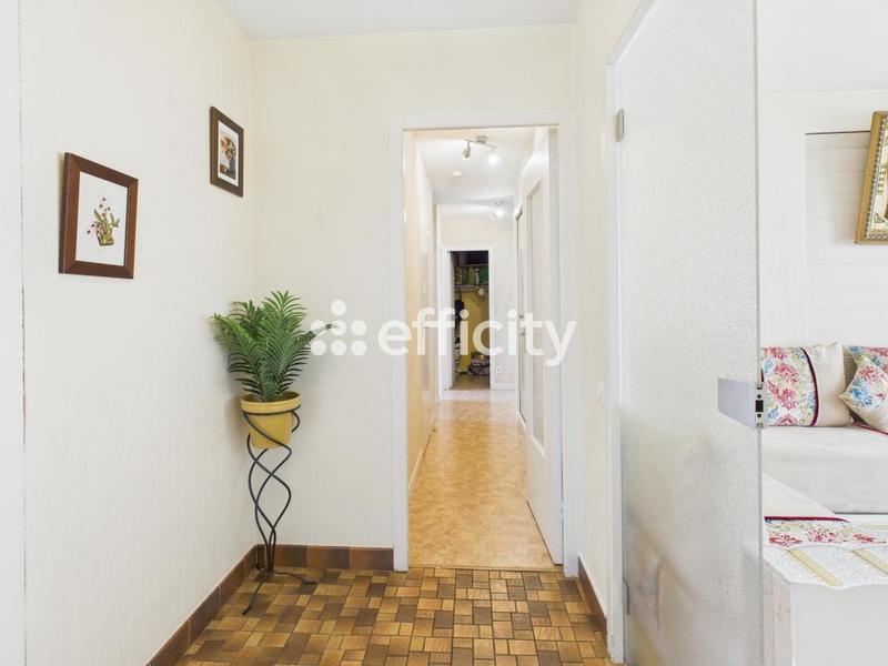 Appartement - 77 m² - 5 pièces