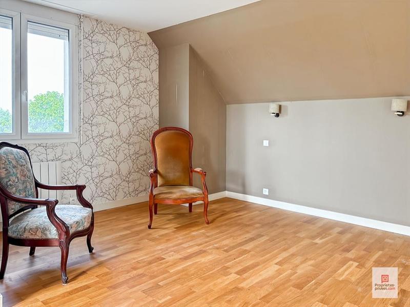 Maison - 213 m² - 8 pièces