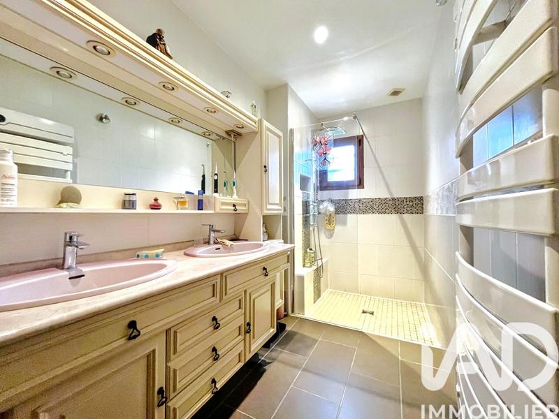 Maison - 141 m² - 7 pièces