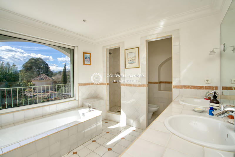 Villa - 400 m² - 12 pièces