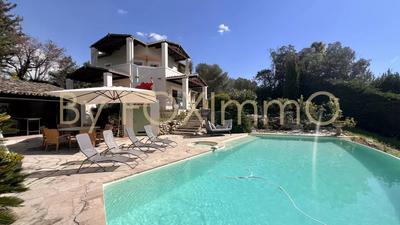 Villa - 130 m² - 6 pièces