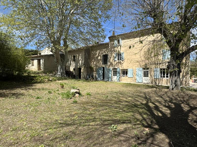 Maison - 321 m² - 11 pièces