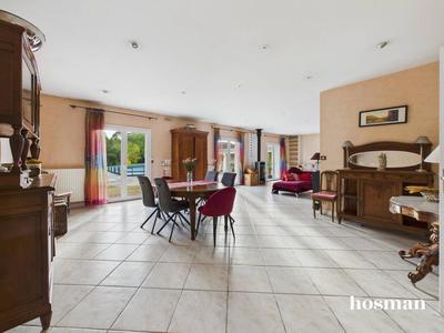 Maison - 210 m² - 5 pièces