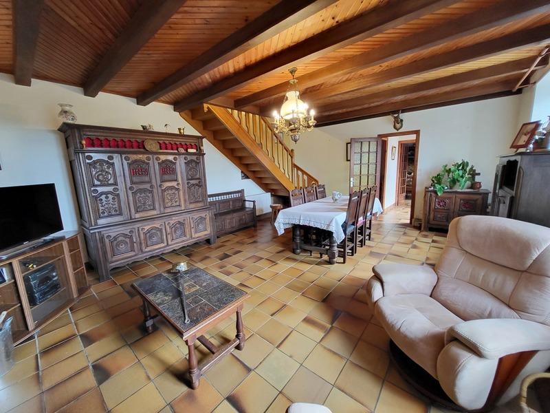 Maison - 163 m² - 9 pièces