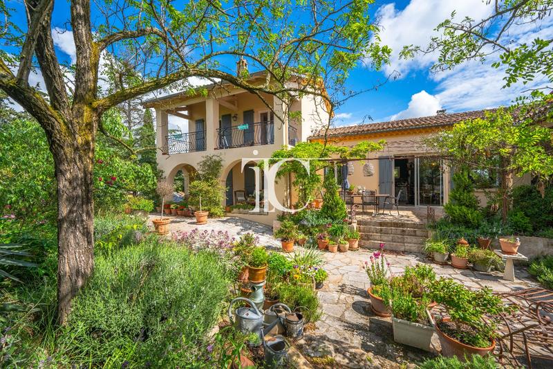 Maison - 159 m² - 6 pièces