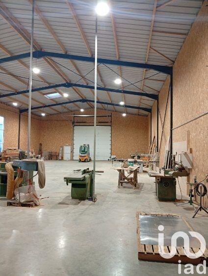 Maison - 600 m² - 4 pièces