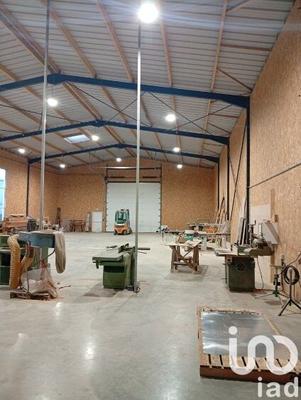 Maison - 600 m² - 4 pièces