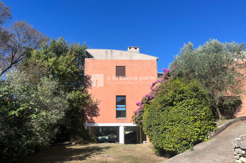 Villa - 194 m² - 5 pièces