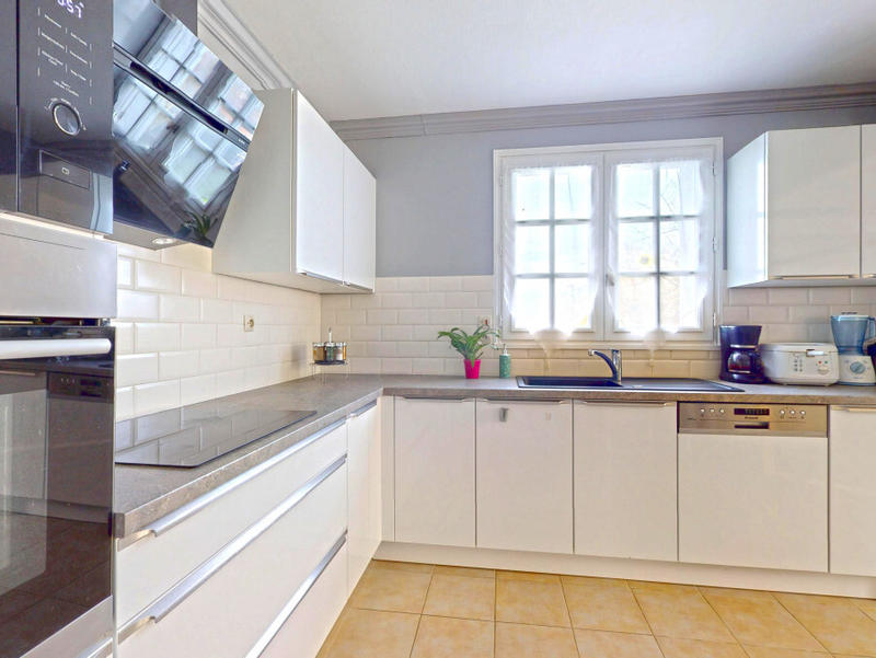 Viager - Maison - 170 m² - 8 pièces