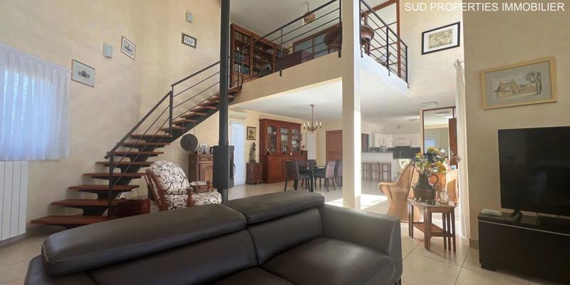 Maison - 216 m² - 6 pièces