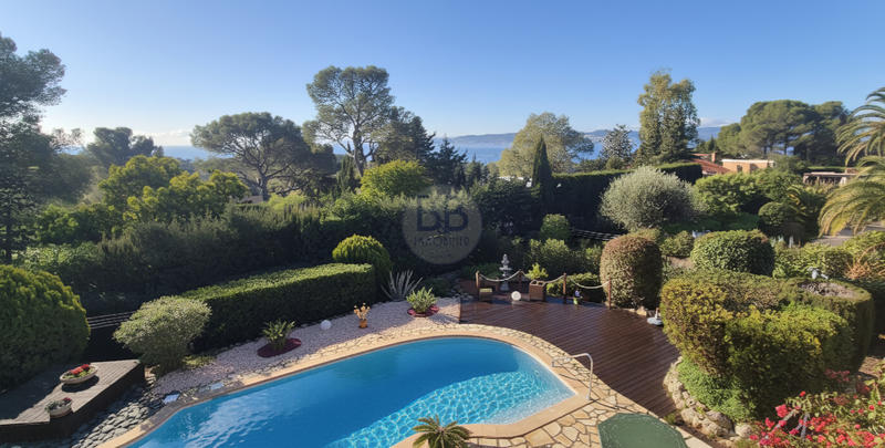 Villa - 200 m² - 6 pièces