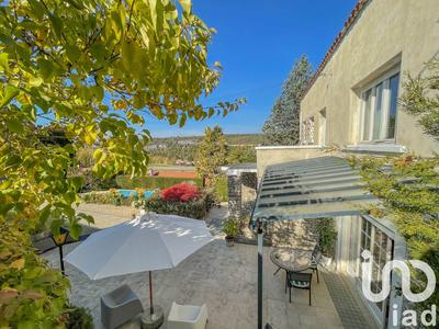 Maison - 270 m² - 8 pièces