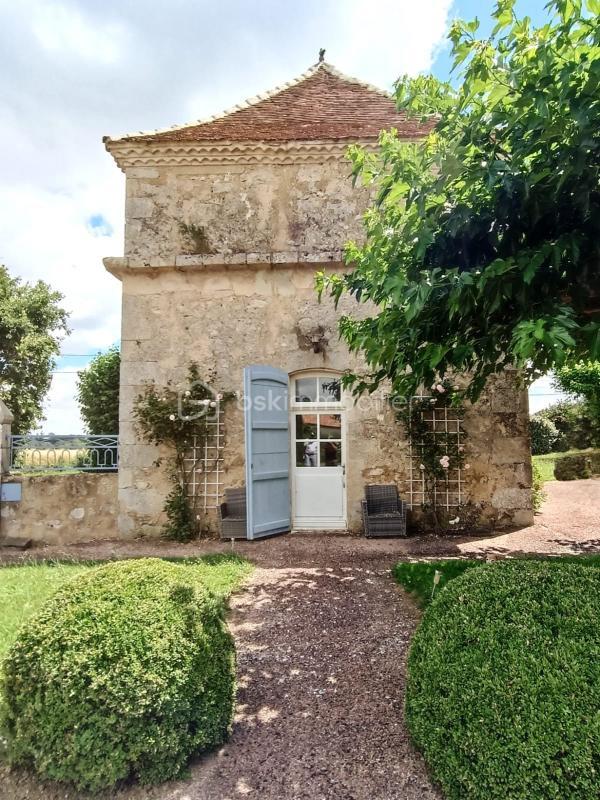 Demeure - 414 m² - 12 pièces