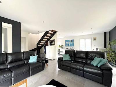 Maison - 106 m² - 4 pièces