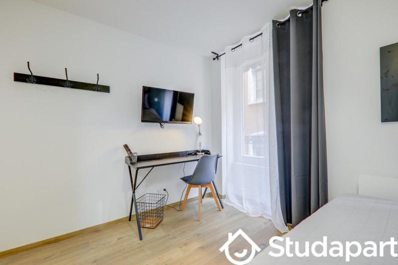 Chambre - 11 m² - 1 pièce