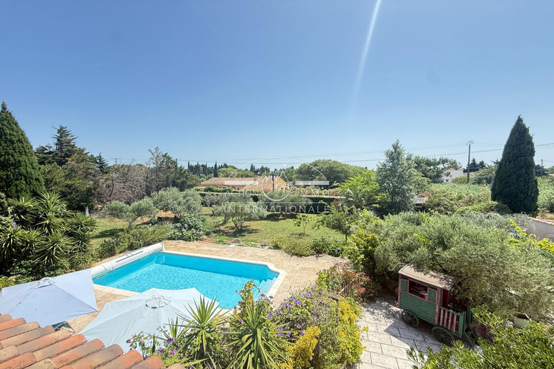 Maison - 252 m² - 8 pièces