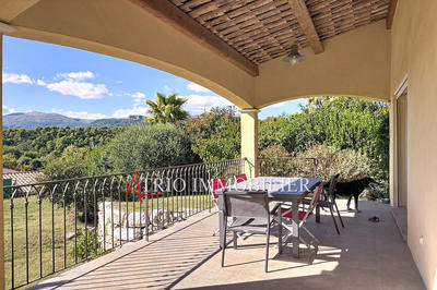 Maison - 200 m² - 5 pièces