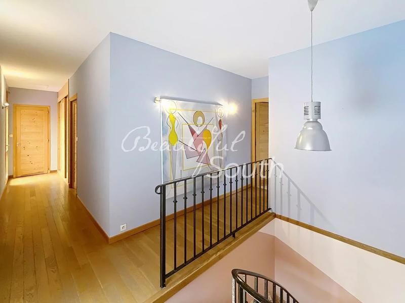 Maison de ville - 220 m² - 6 pièces