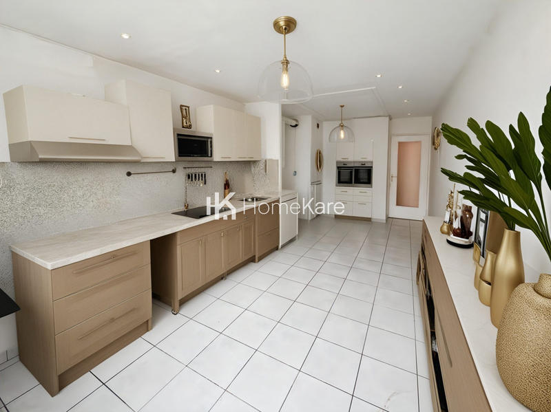 Appartement - 95 m² - 4 pièces