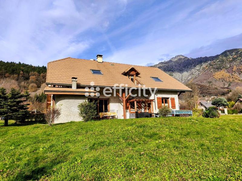 Villa - 140 m² - 6 pièces