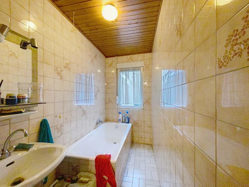 Local d'activités - 135 m² - 5 pièces