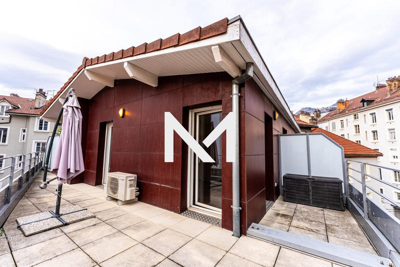 Appartement - 100 m² - 3 pièces