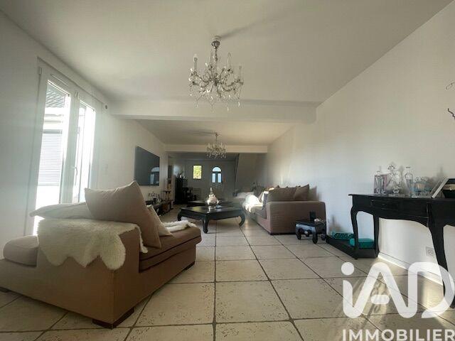 Maison - 230 m² - 8 pièces