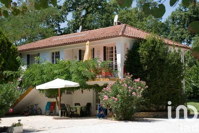 Maison - 400 m² - 21 pièces