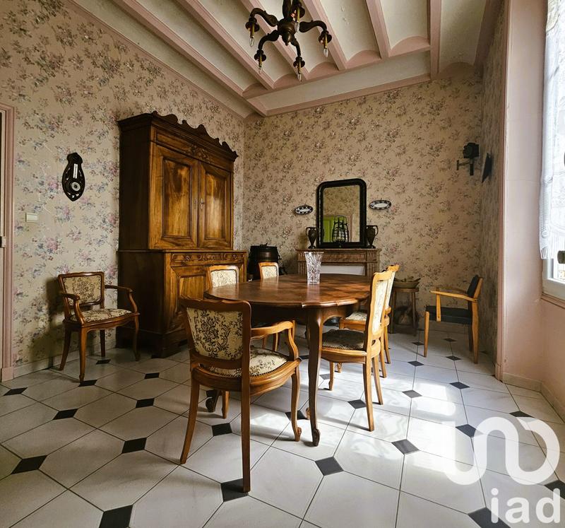 Maison - 265 m² - 11 pièces