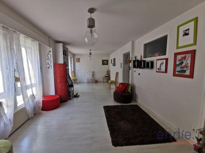 Maison - 300 m² - 8 pièces