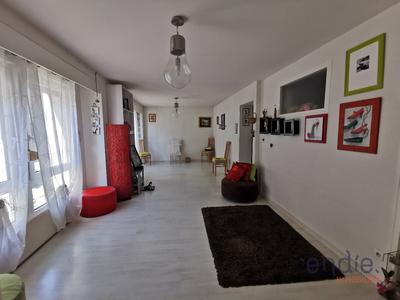 Maison - 300 m² - 8 pièces