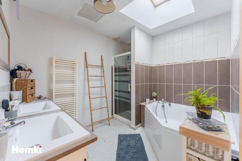 Maison - 192 m² - 6 pièces