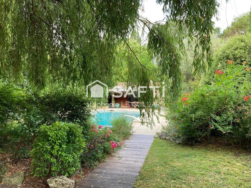 Villa - 348 m² - 6 pièces