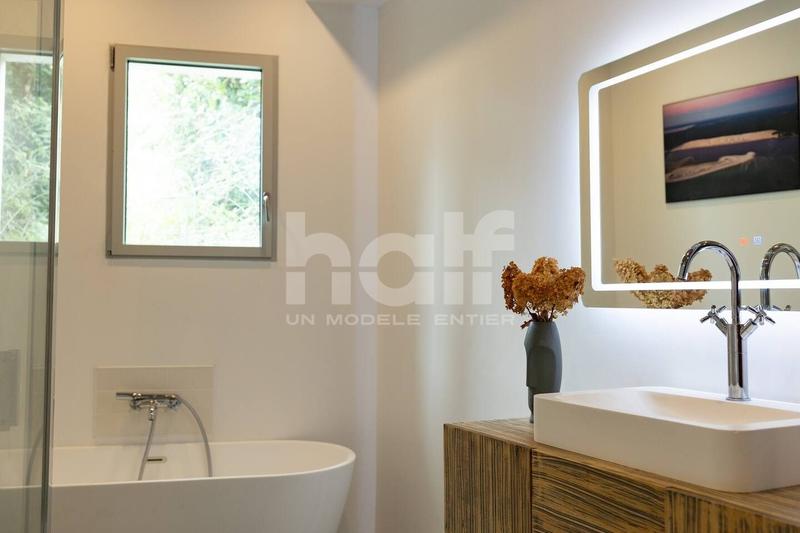 Villa - 221 m² - 6 pièces