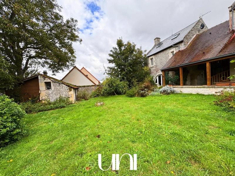 Maison - 225 m² - 7 pièces