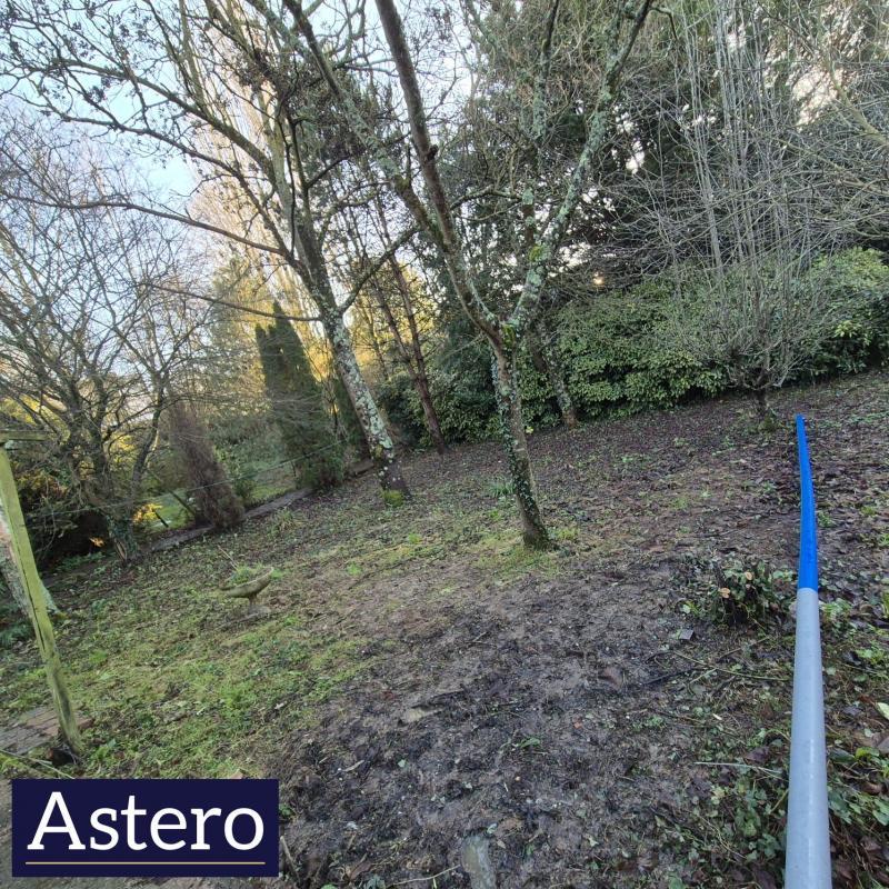 Terrain constructible - 1 815 m²