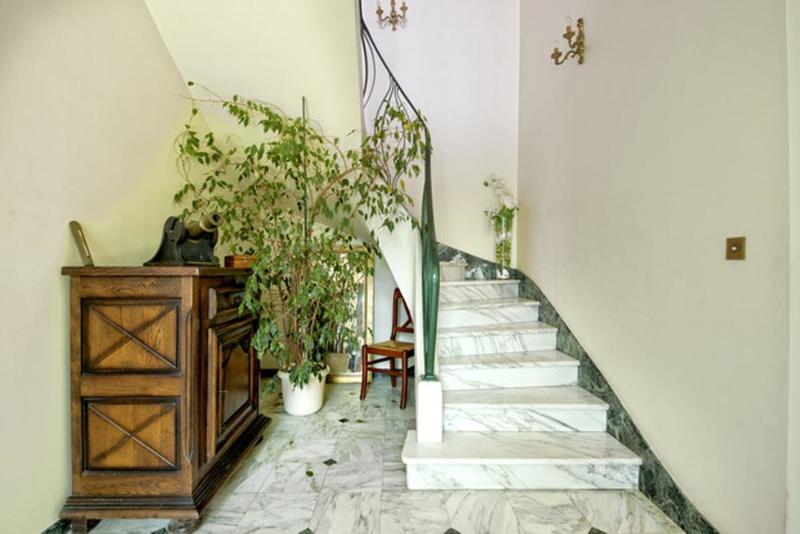 Maison - 220 m² - 8 pièces