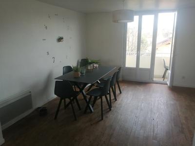 Appartement - 60 m² - 5 pièces