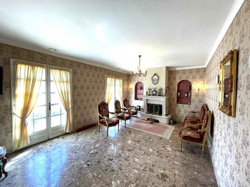 Maison - 185 m² - 7 pièces