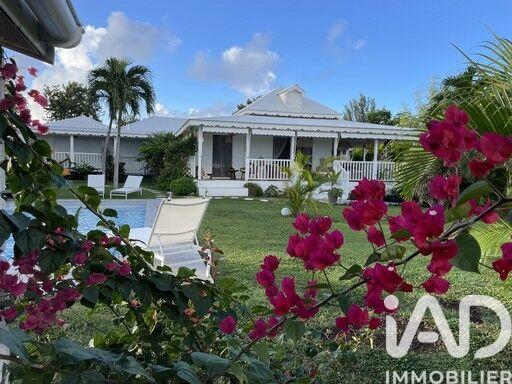 Maison - 170 m² - 5 pièces