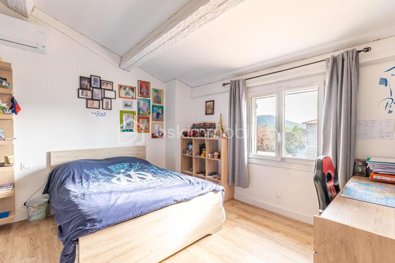 Maison - 196 m² - 7 pièces