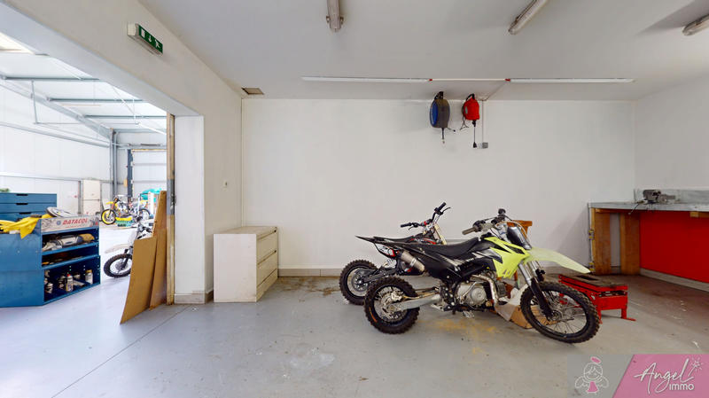 Local d'activités - 400 m² - 2 pièces