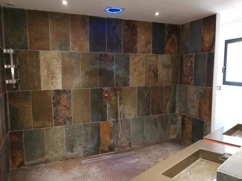 Maison - 280 m² - 6 pièces