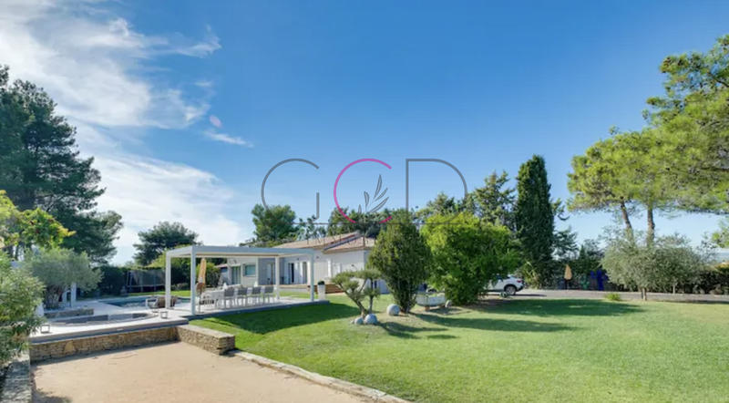 Villa - 180 m² - 7 pièces