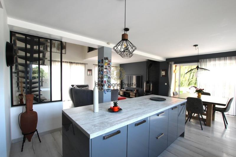 Maison - 150 m² - 5 pièces